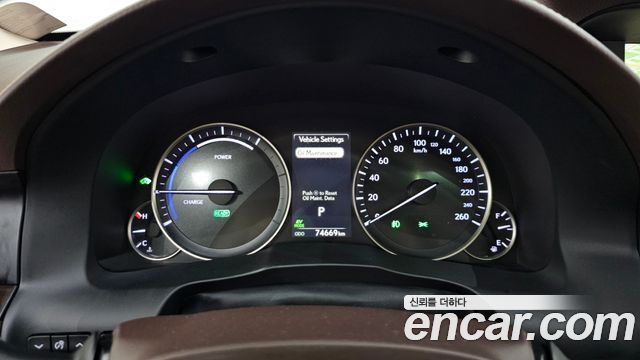 Лексус ES300h 2018 — миниатюра 8