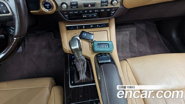 Лексус ES300h 2018 — миниатюра 9