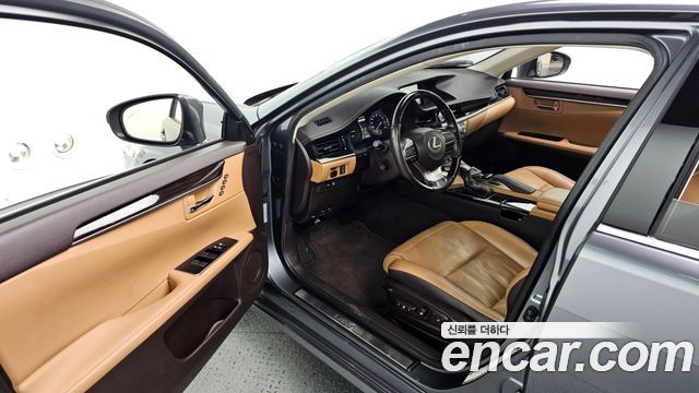 Лексус ES300h 2018 — миниатюра 10