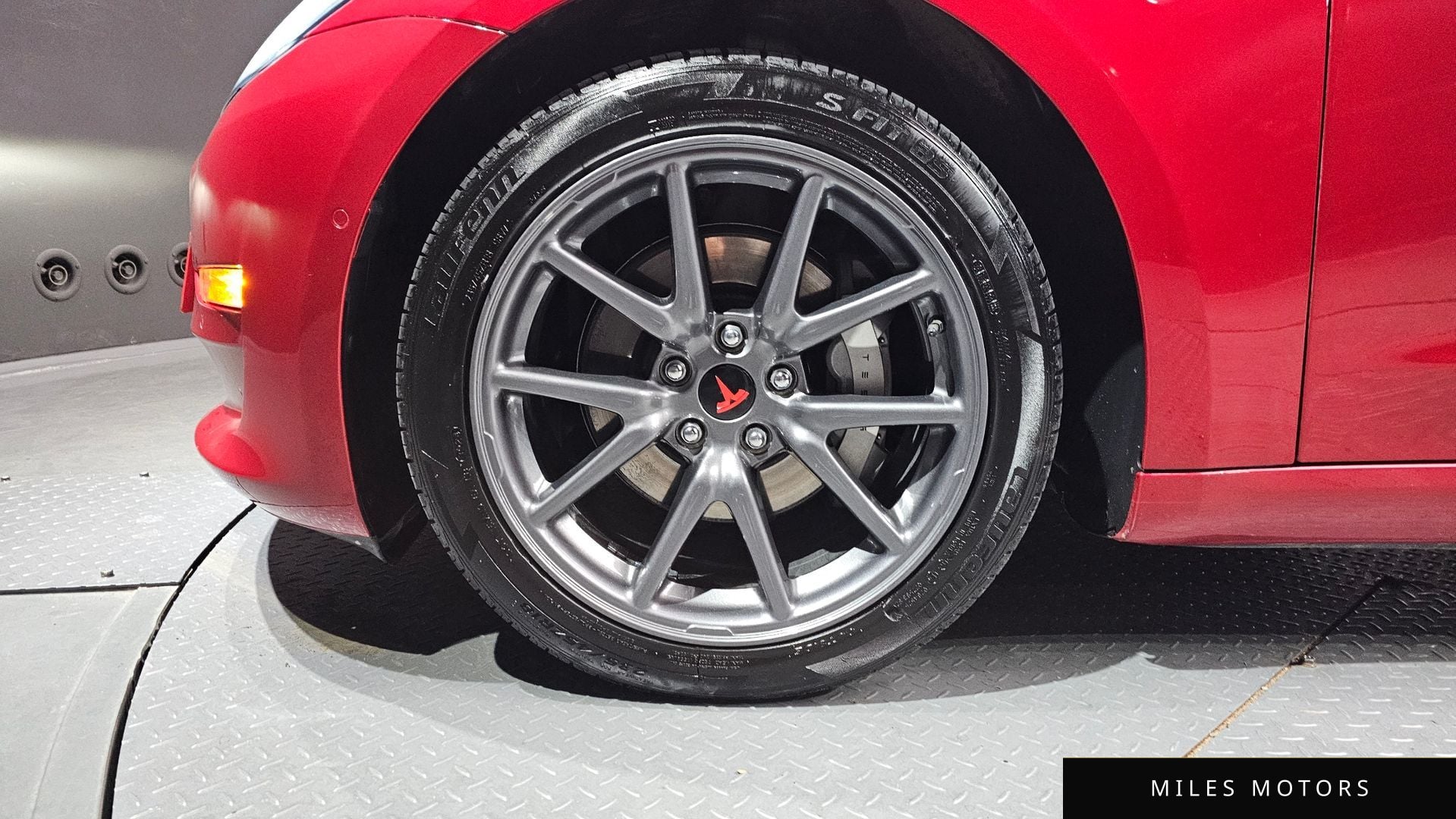 Tesla Model 3 2020 — миниатюра 5