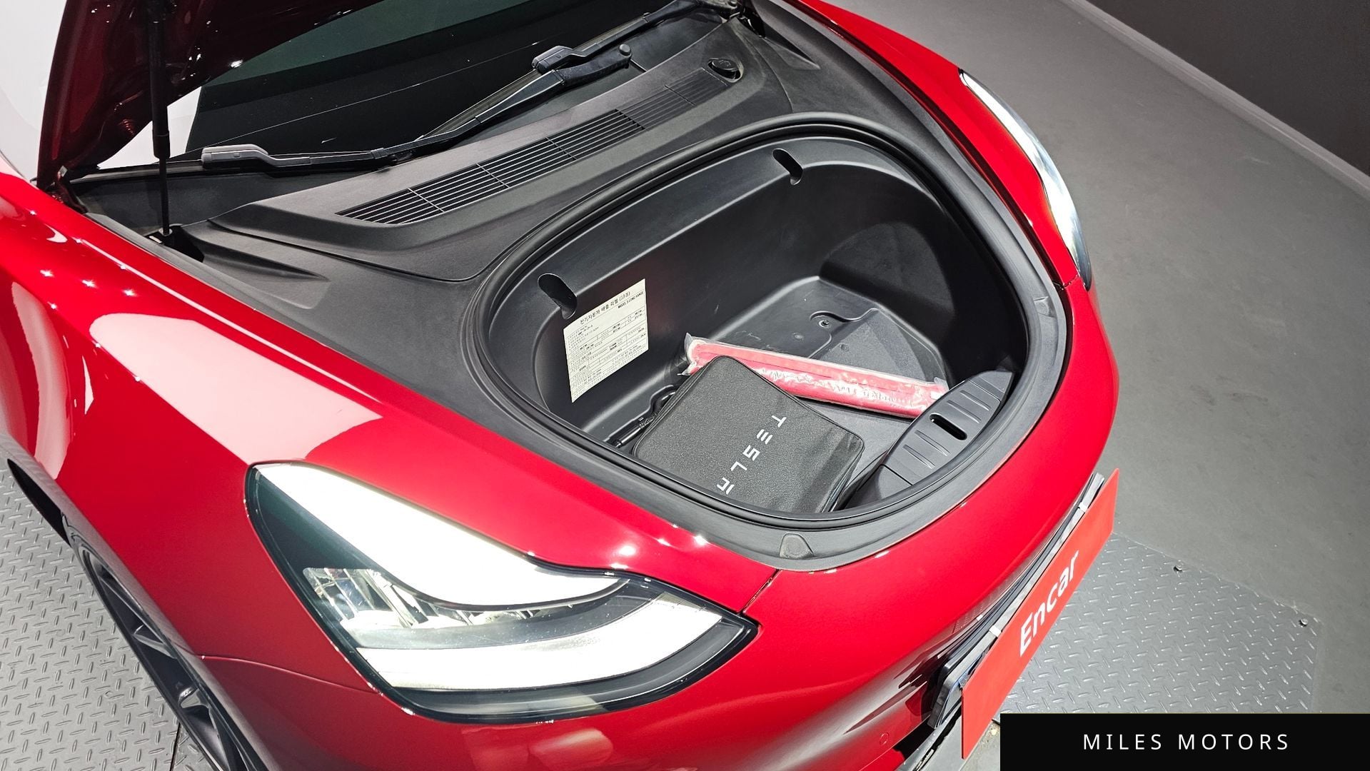 Tesla Model 3 2020 — миниатюра 6