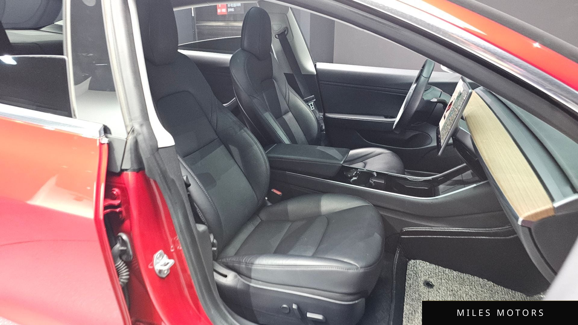 Tesla Model 3 2020 — миниатюра 10