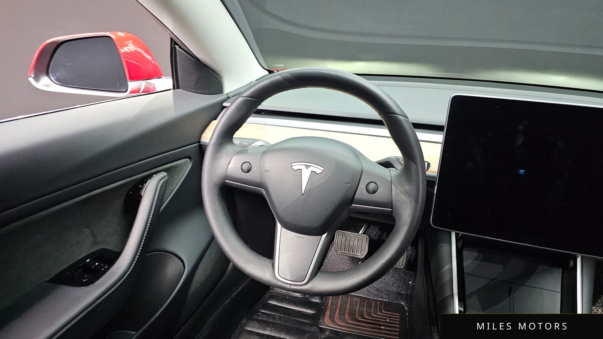 Tesla Model 3 2020 — миниатюра 13
