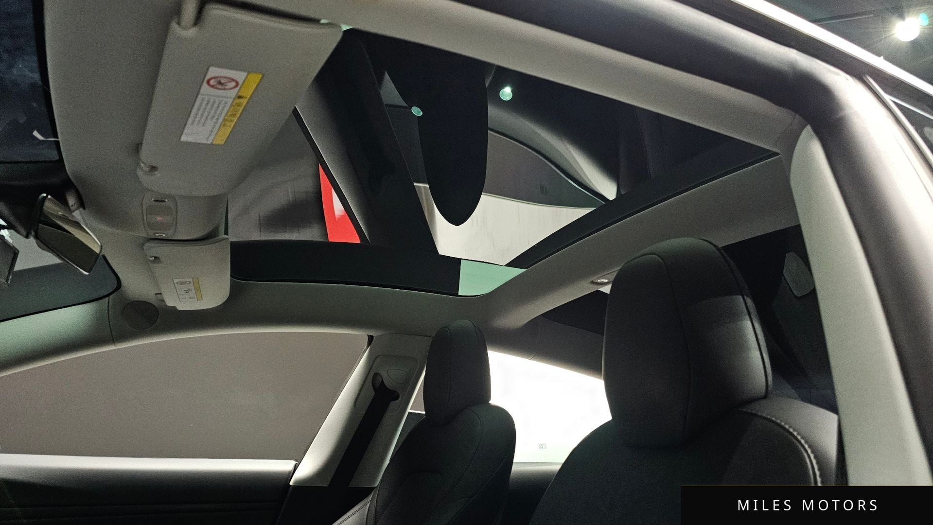 Tesla Model 3 2020 — миниатюра 20