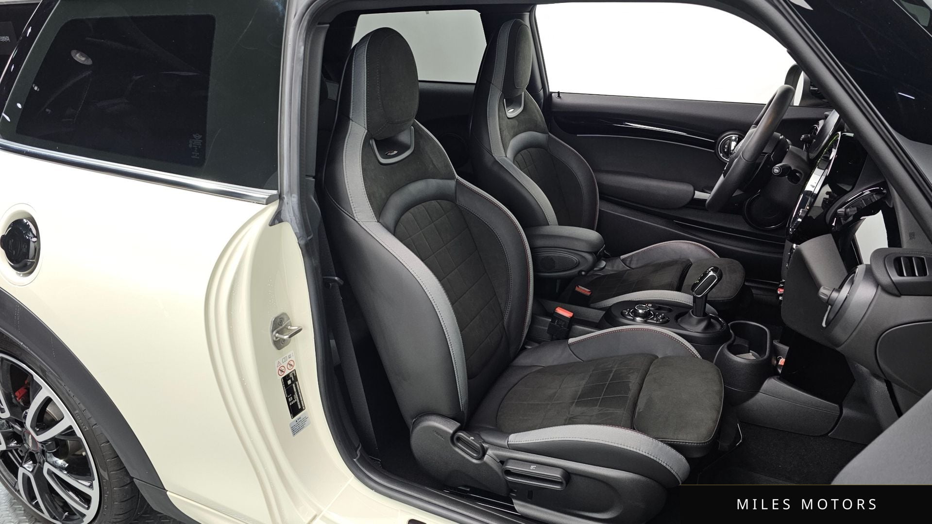 MINI 쿠퍼 S 2022 — миниатюра 10