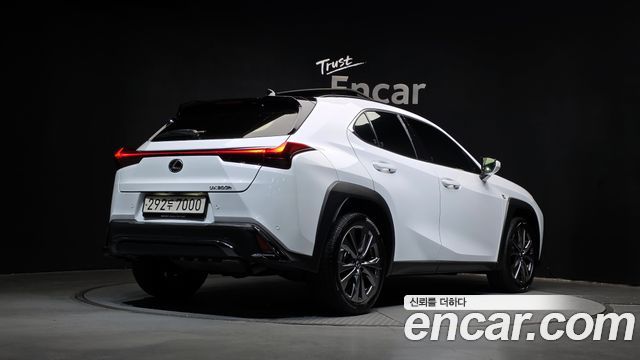 Лексус UX300h 2025 — миниатюра 2