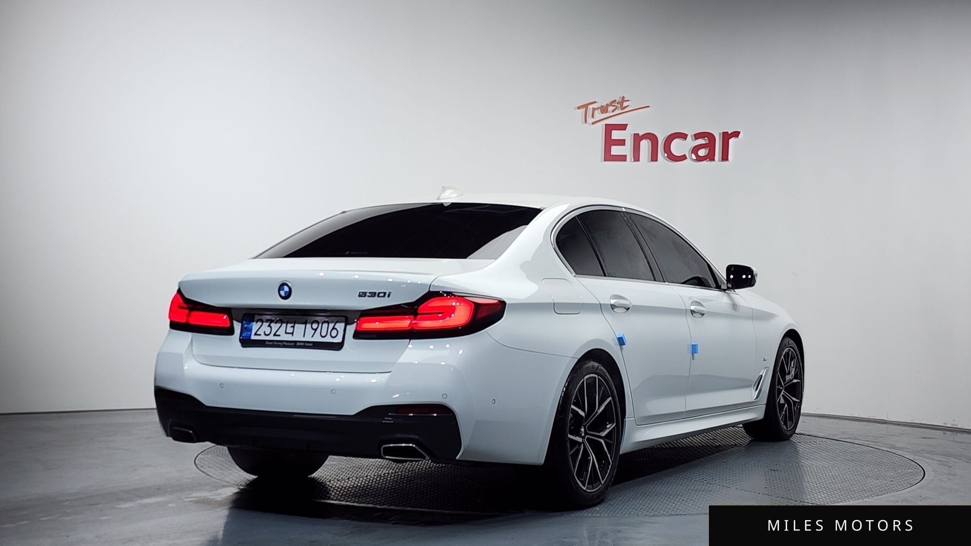 BMW 5 Series (G30) 2022 — миниатюра 2