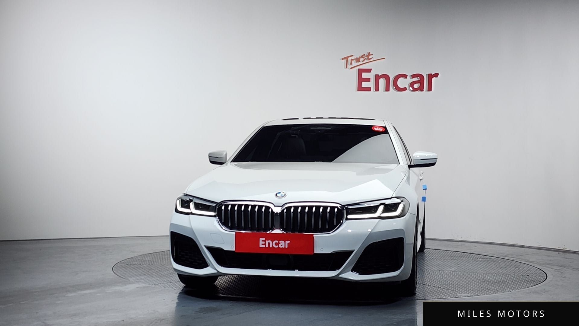 BMW 5 Series (G30) 2022 — миниатюра 3