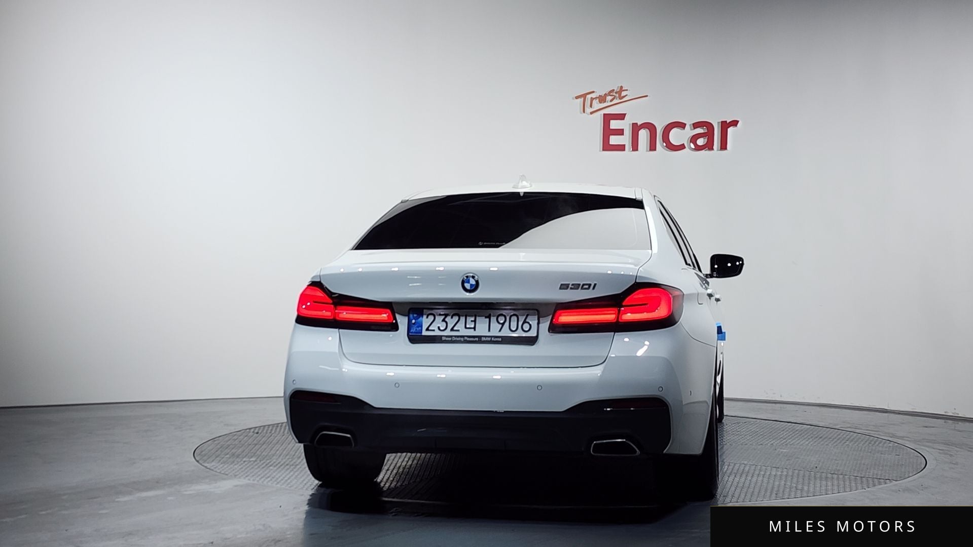 BMW 5 Series (G30) 2022 — миниатюра 4