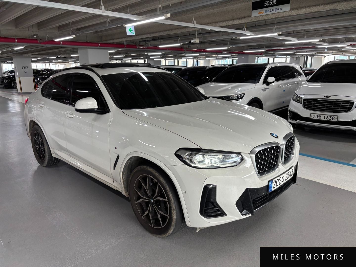 BMW X4 (G02) 2023 — миниатюра 2