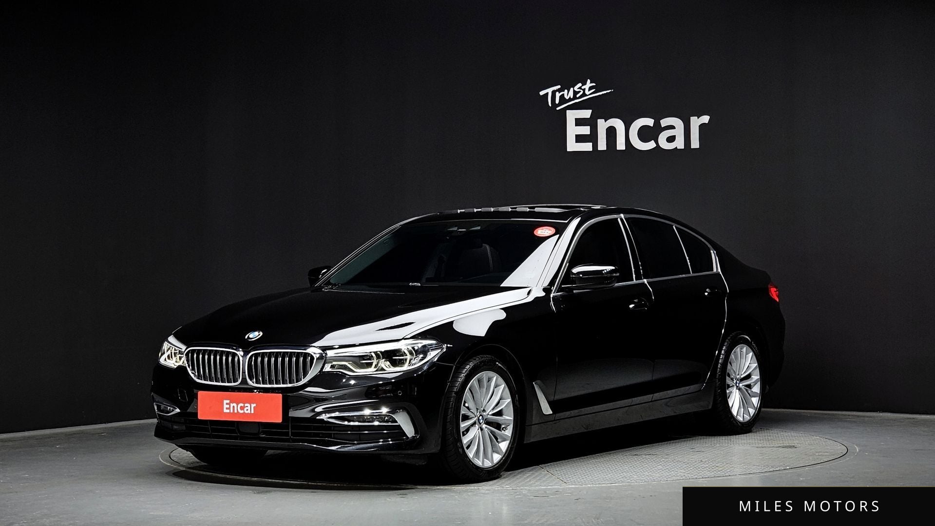 BMW 5 Series (G30) 2019 — фото 1 из 12