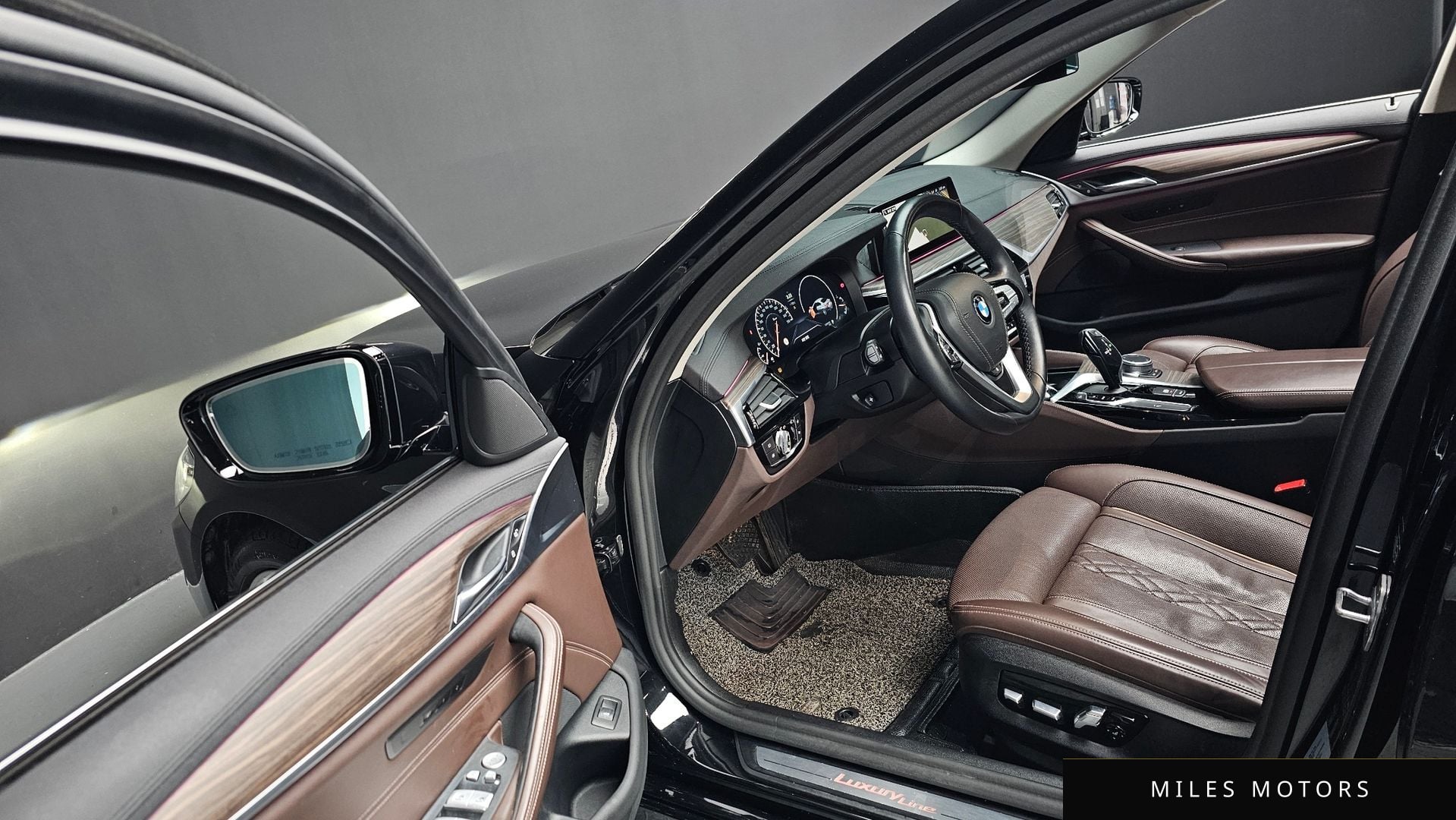 BMW 5 Series (G30) 2019 — миниатюра 10