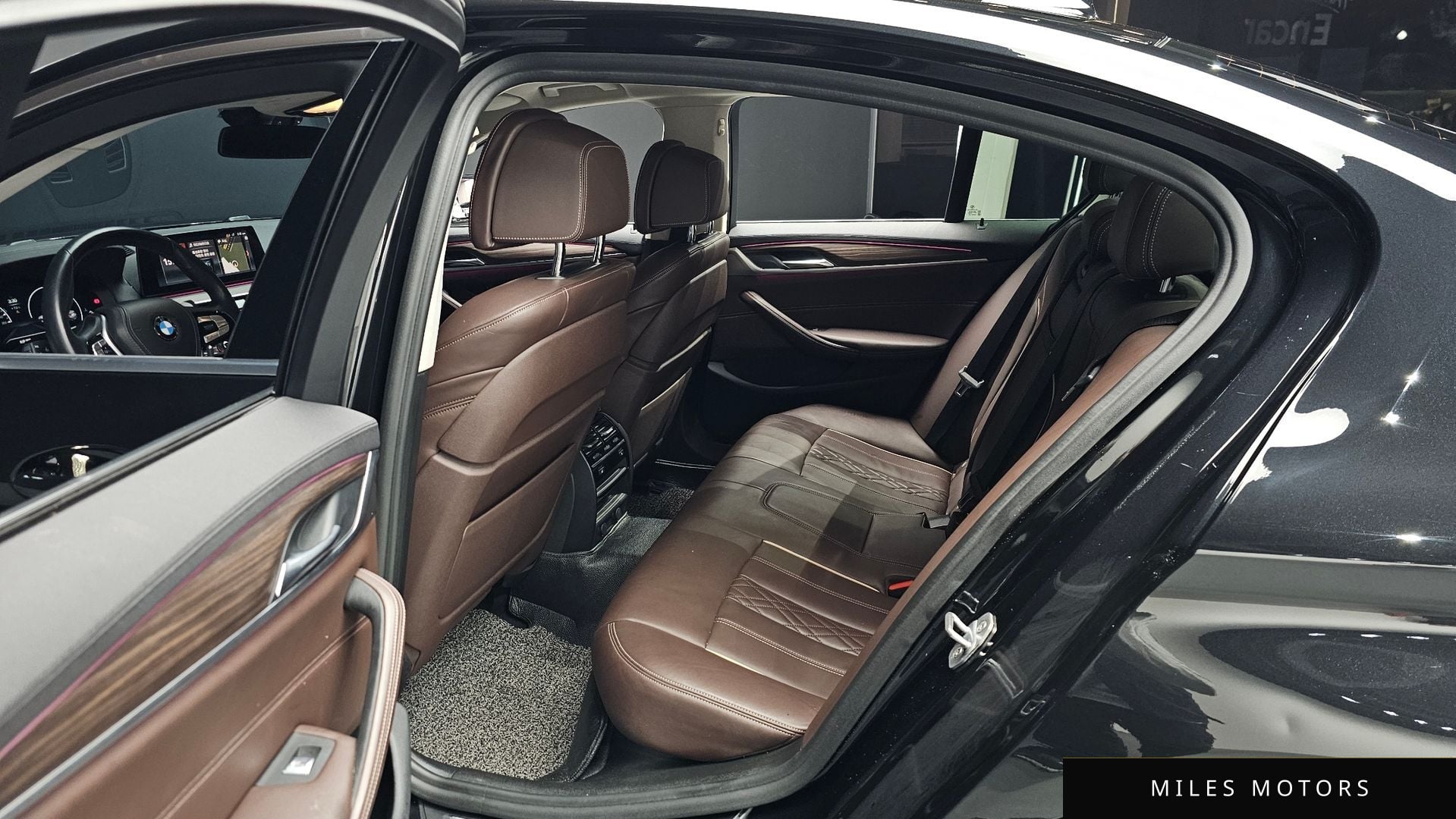 BMW 5 Series (G30) 2019 — миниатюра 11