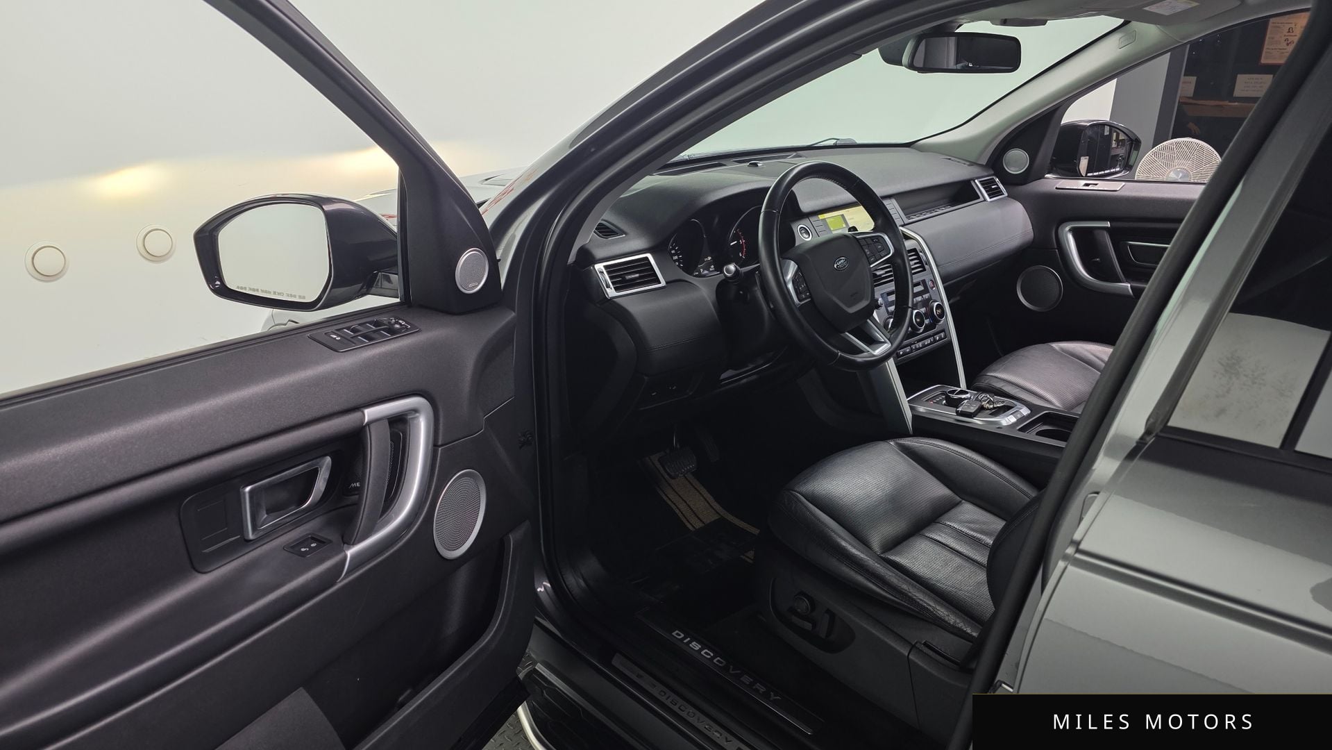 Land Rover Discovery Sport 2017 — миниатюра 11