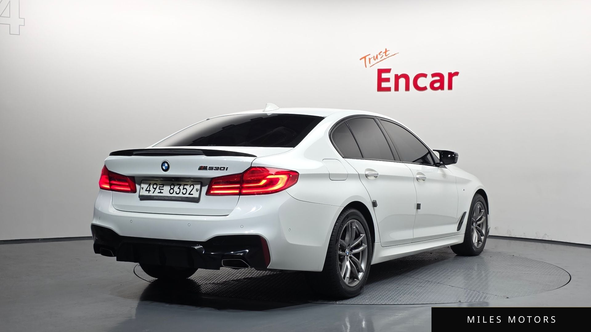 BMW 5 Series (G30) 2017 — миниатюра 2