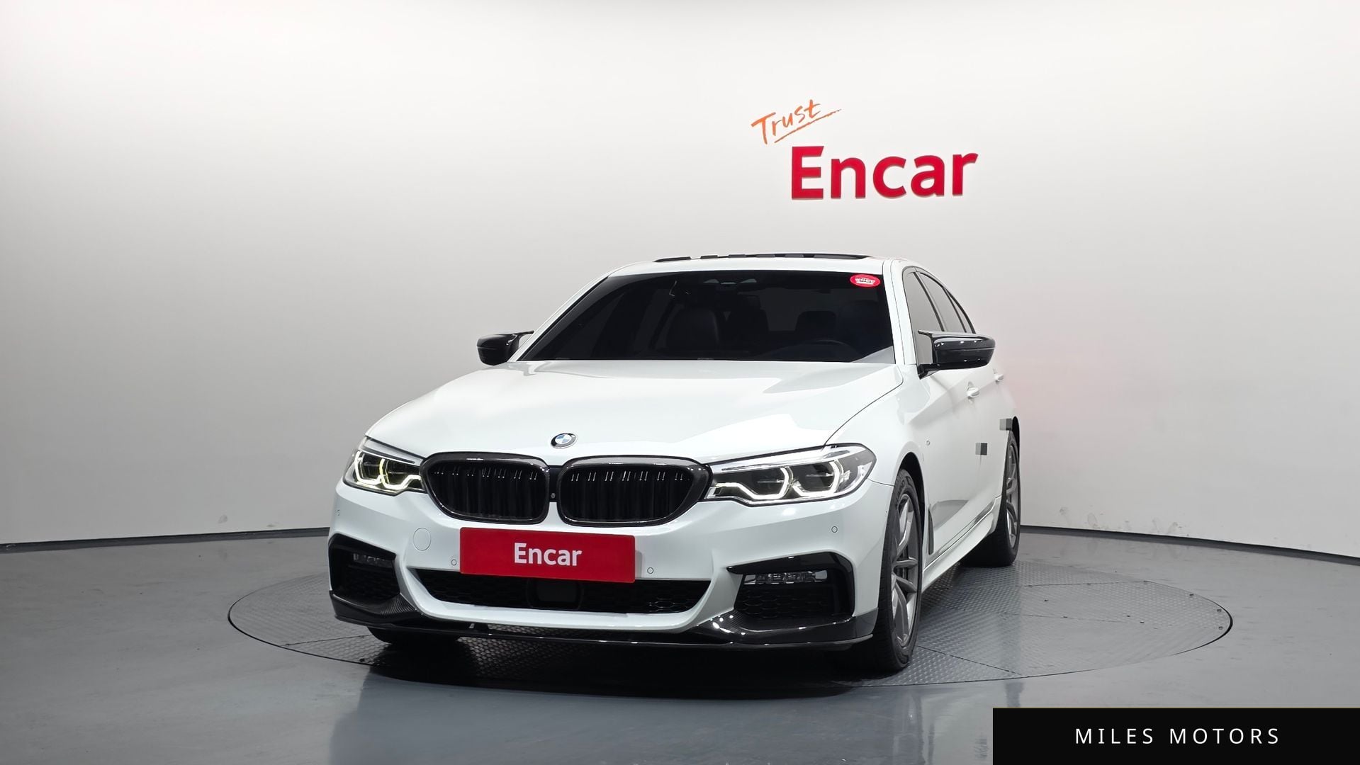 BMW 5 Series (G30) 2017 — миниатюра 3