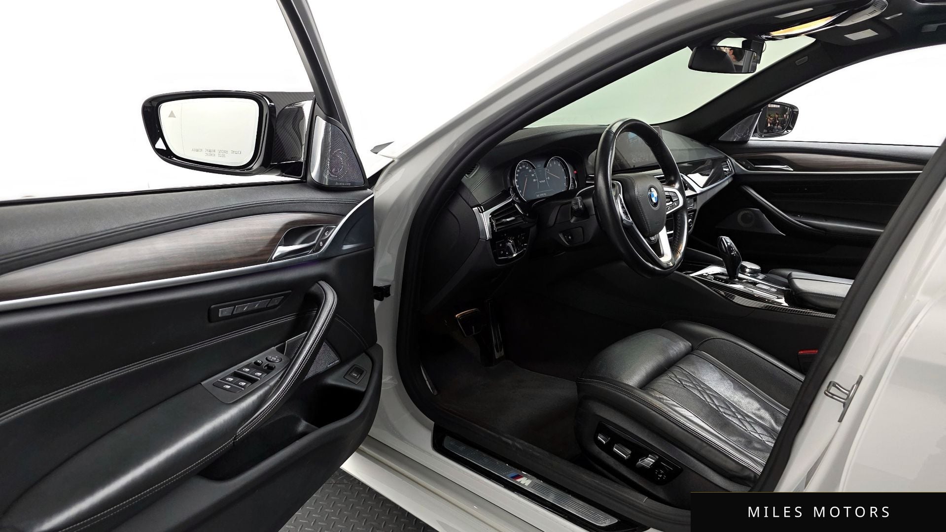 BMW 5 Series (G30) 2017 — миниатюра 10