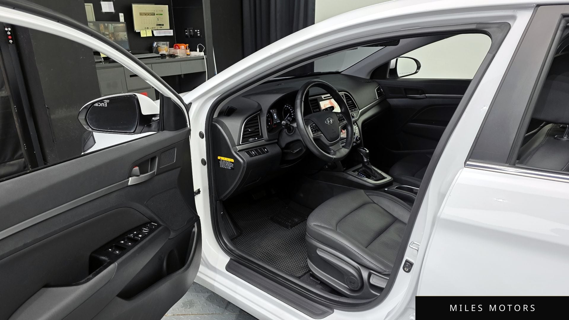 Hyundai AVANTE 2016 — миниатюра 10