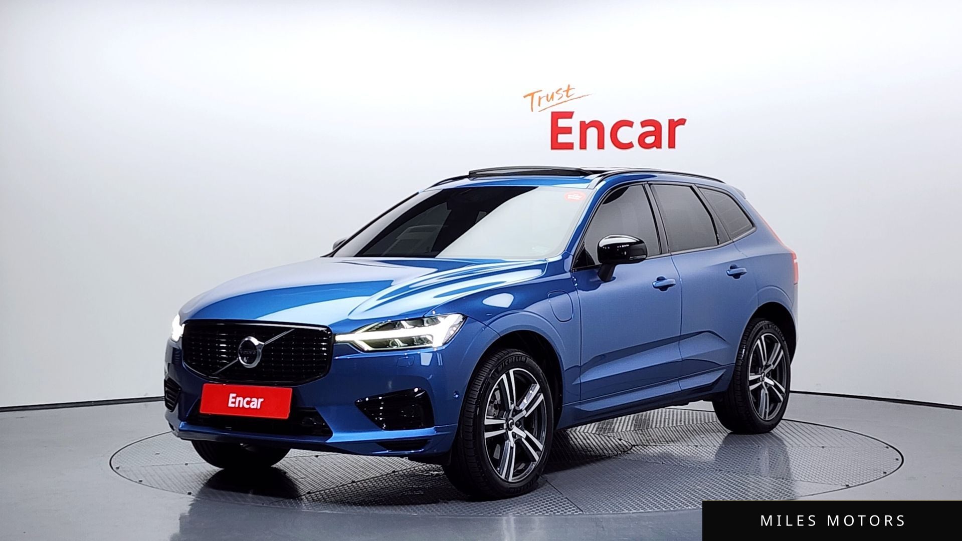 Volvo XC60 2021 — фото 1 из 12
