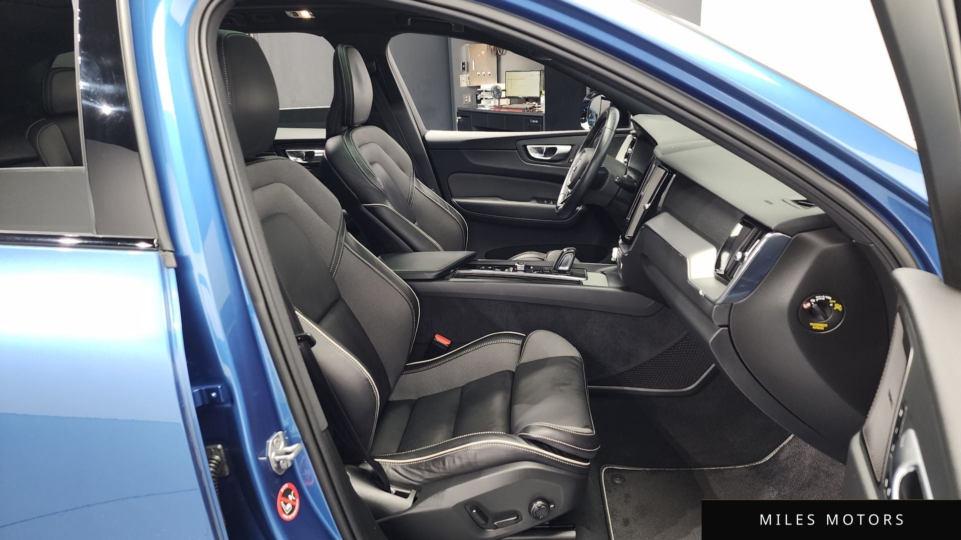 Volvo XC60 2021 — миниатюра 11