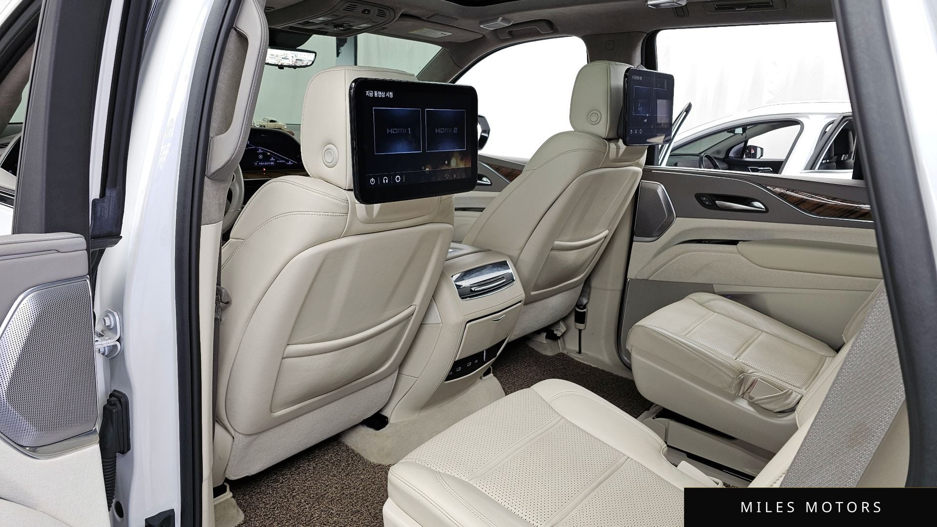 Cadillac 에스컬레이드 2023 — миниатюра 19