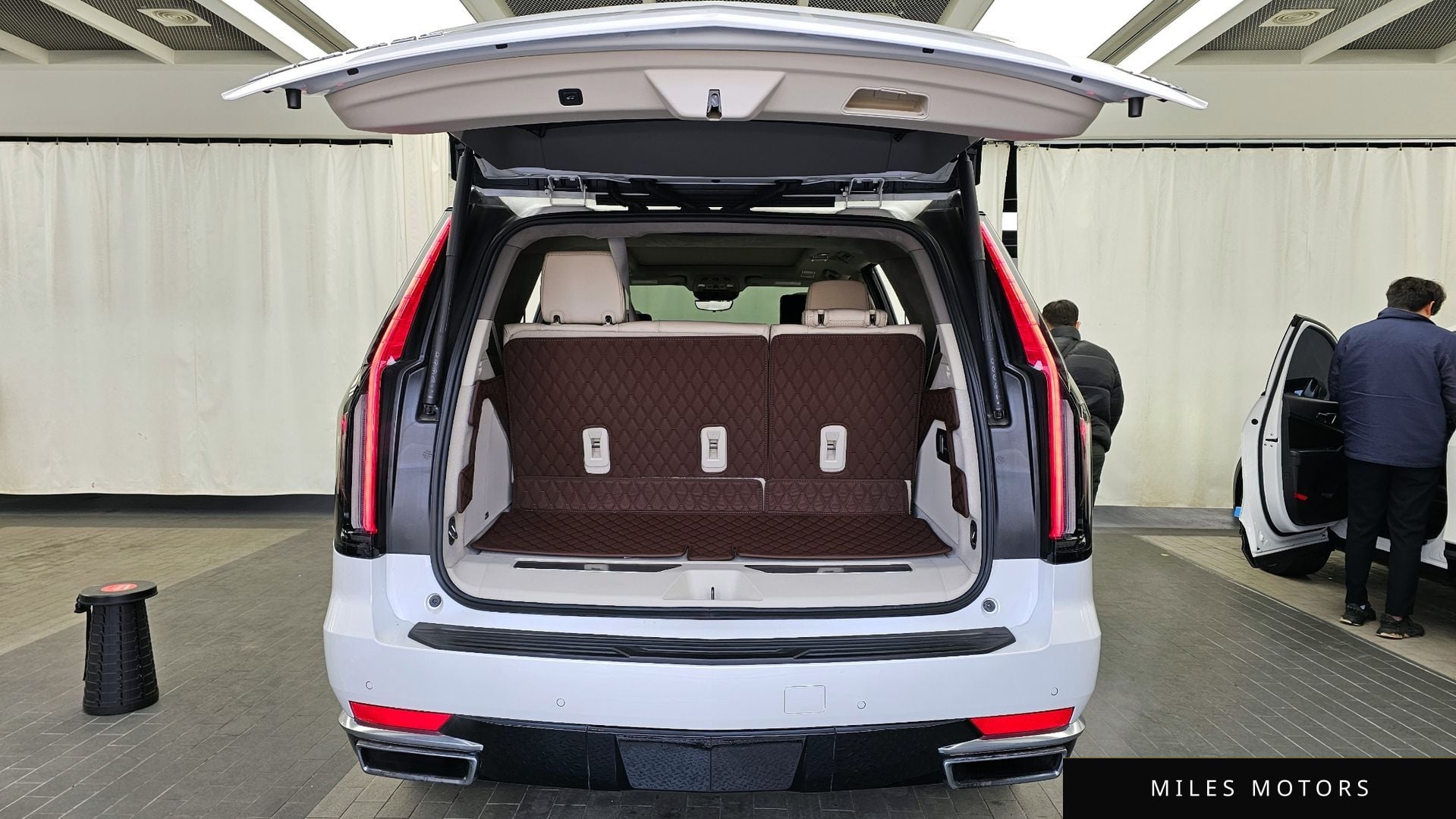 Cadillac 에스컬레이드 2023 — миниатюра 20