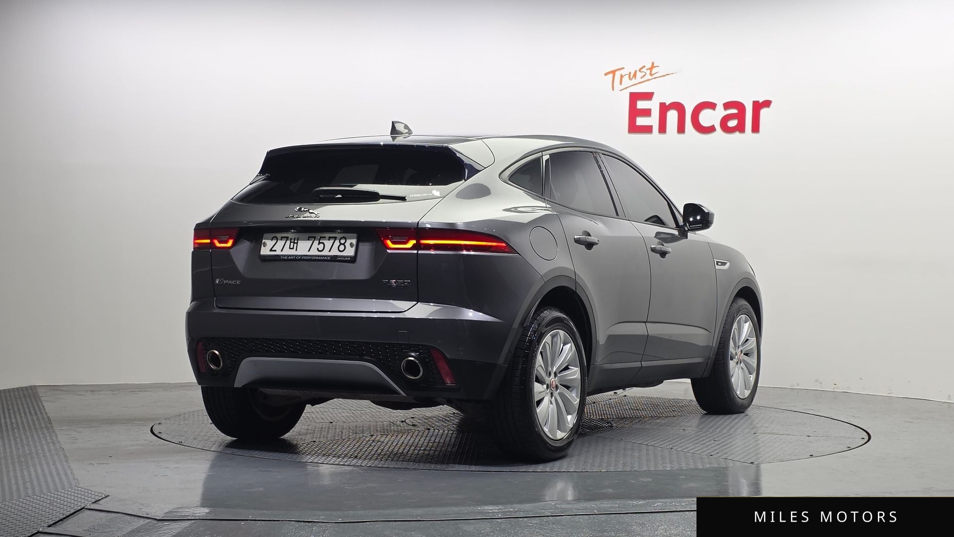 Jaguar E-PACE 2018 — миниатюра 2