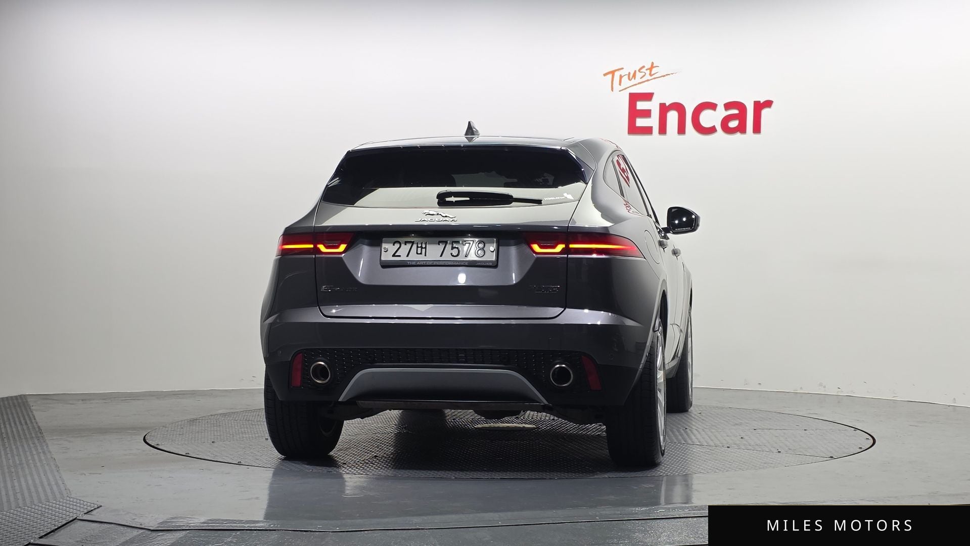 Jaguar E-PACE 2018 — миниатюра 4