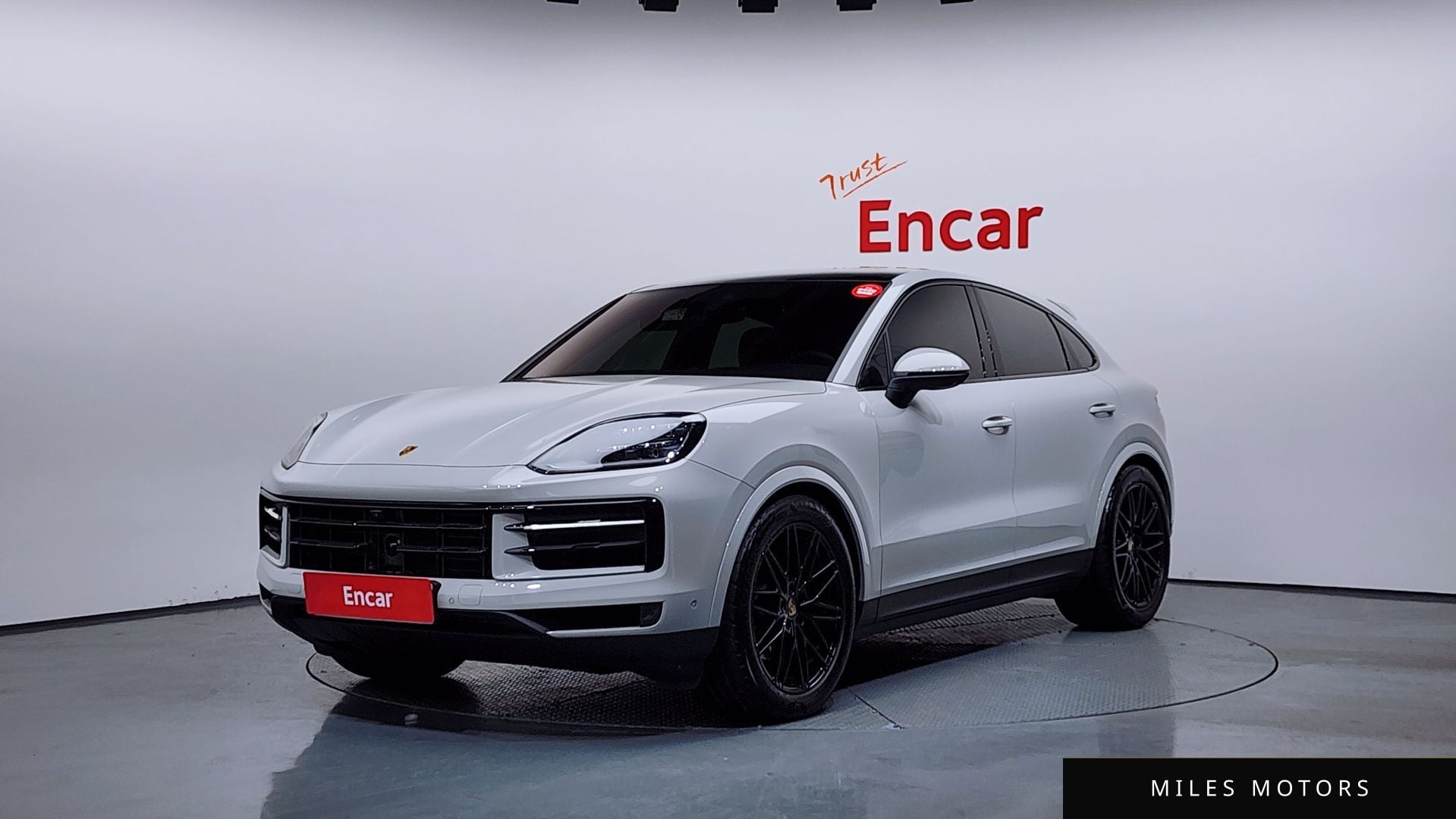 Porsche Cayenne 2024 — фото 1 из 12