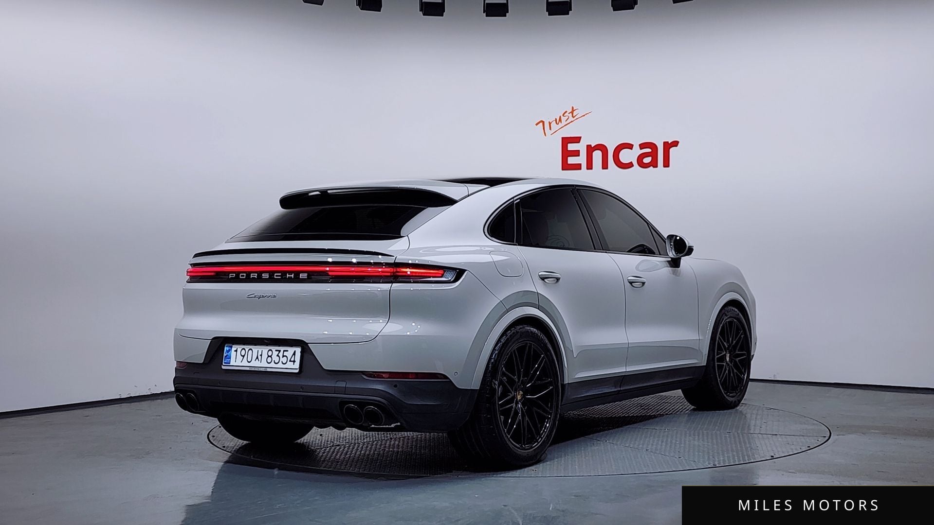 Porsche Cayenne 2024 — миниатюра 2