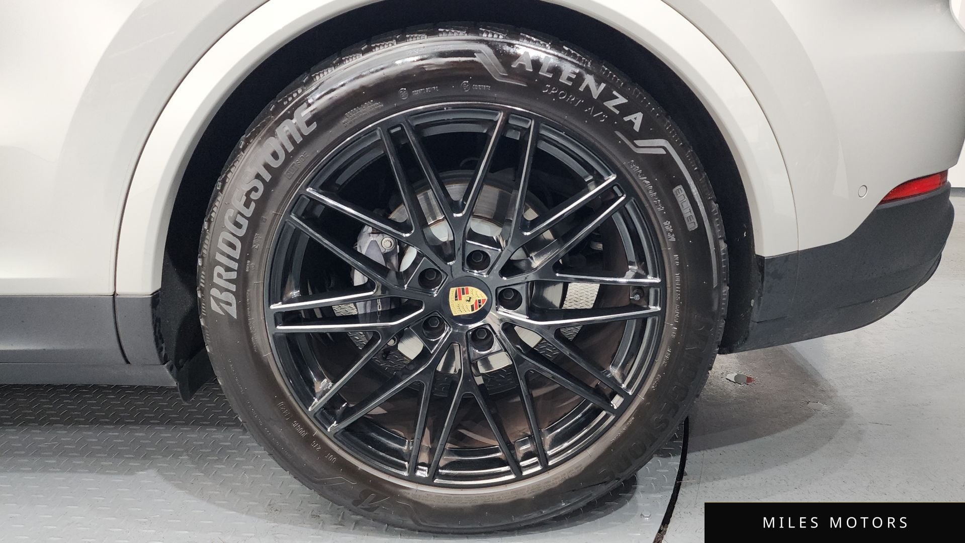 Porsche Cayenne 2024 — миниатюра 5