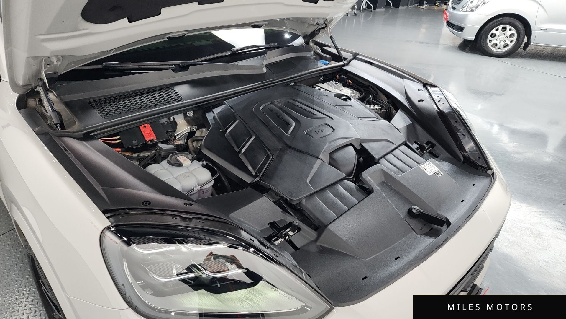 Porsche Cayenne 2024 — миниатюра 6