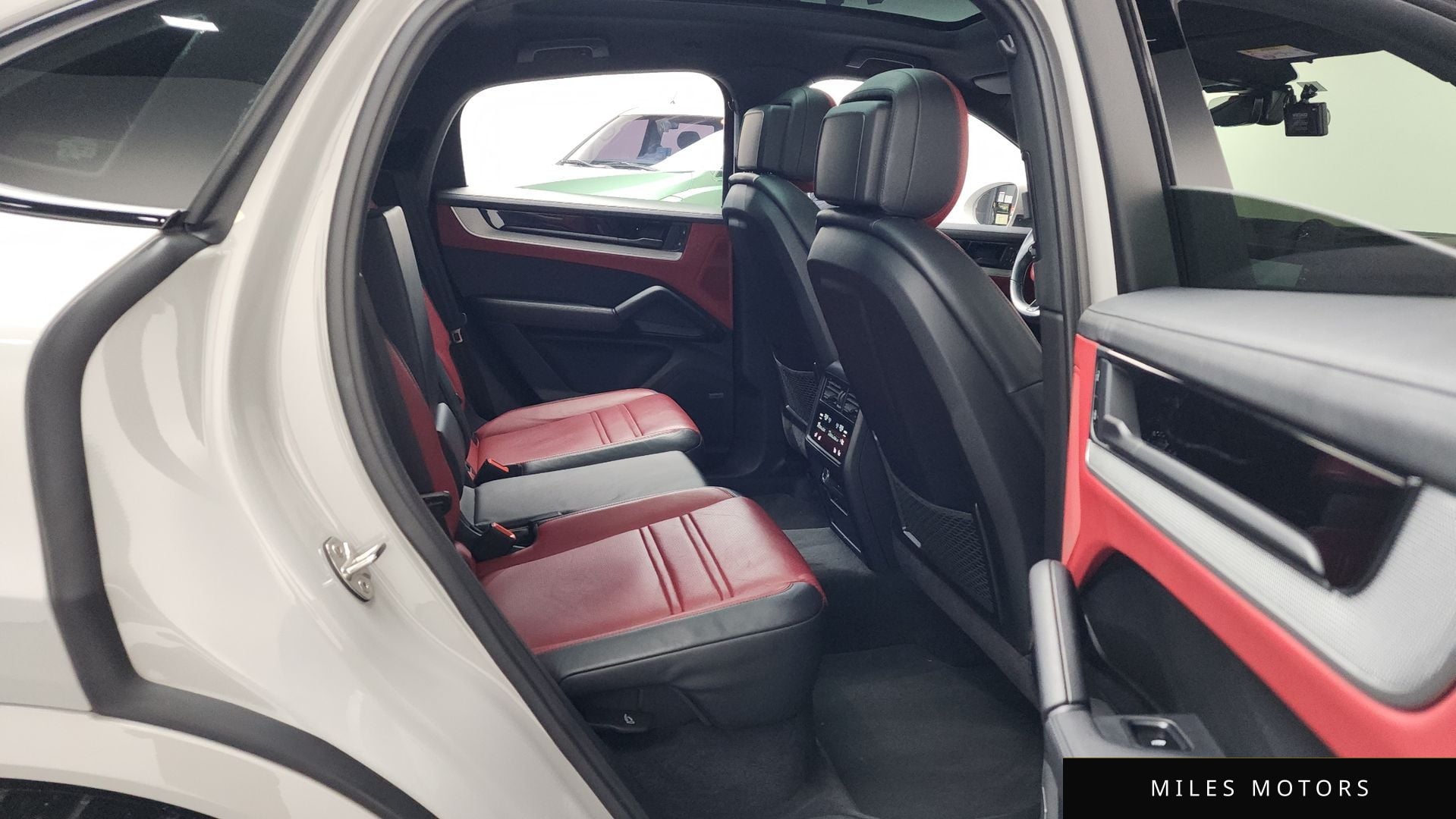Porsche Cayenne 2024 — миниатюра 12