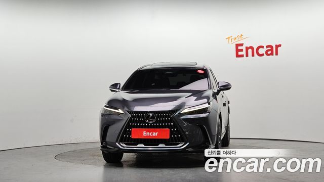 Лексус NX450h+ 2022 — миниатюра 3