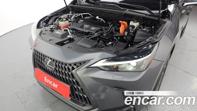 Лексус NX450h+ 2022 — миниатюра 6