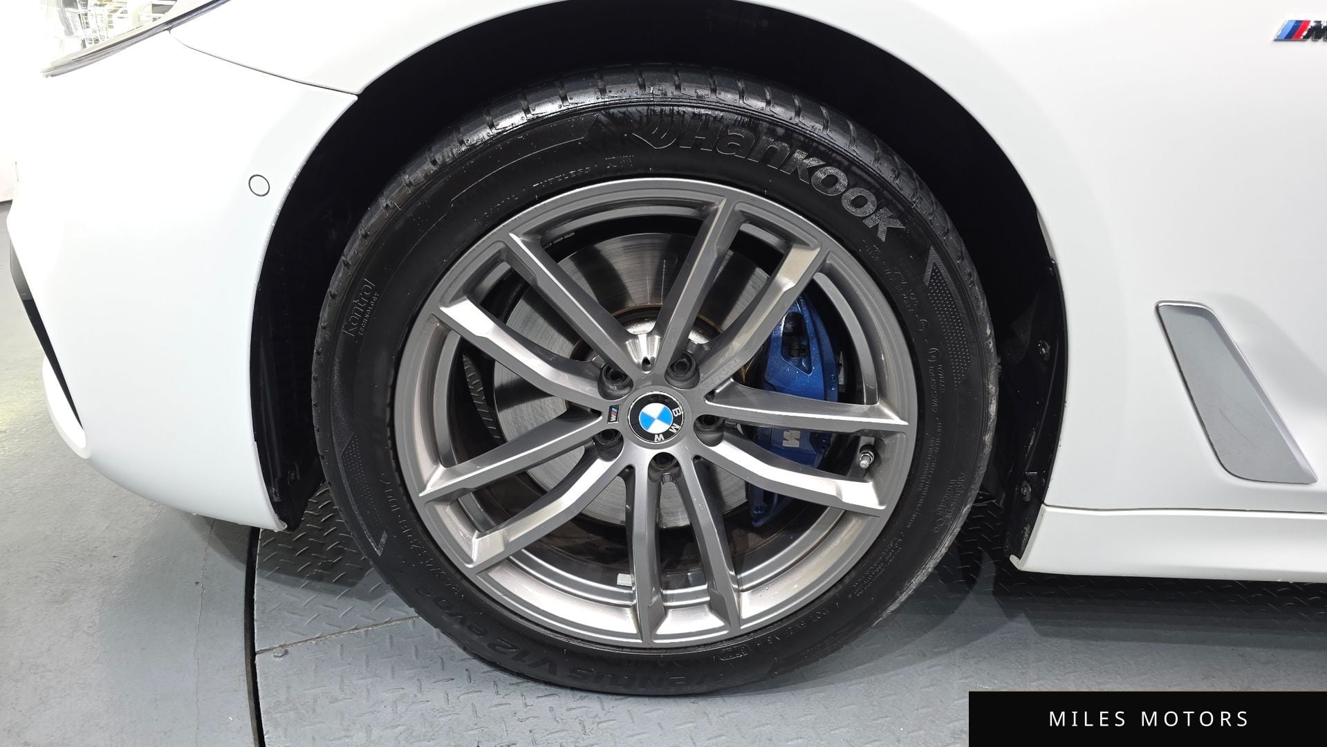 BMW 5 Series (G30) 2018 — миниатюра 4
