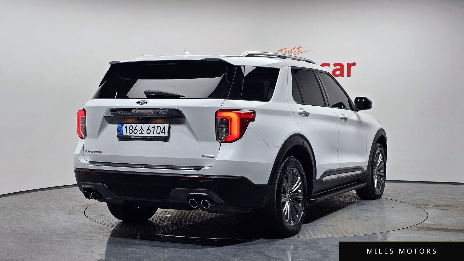 Ford Explorer 2021 — миниатюра 2