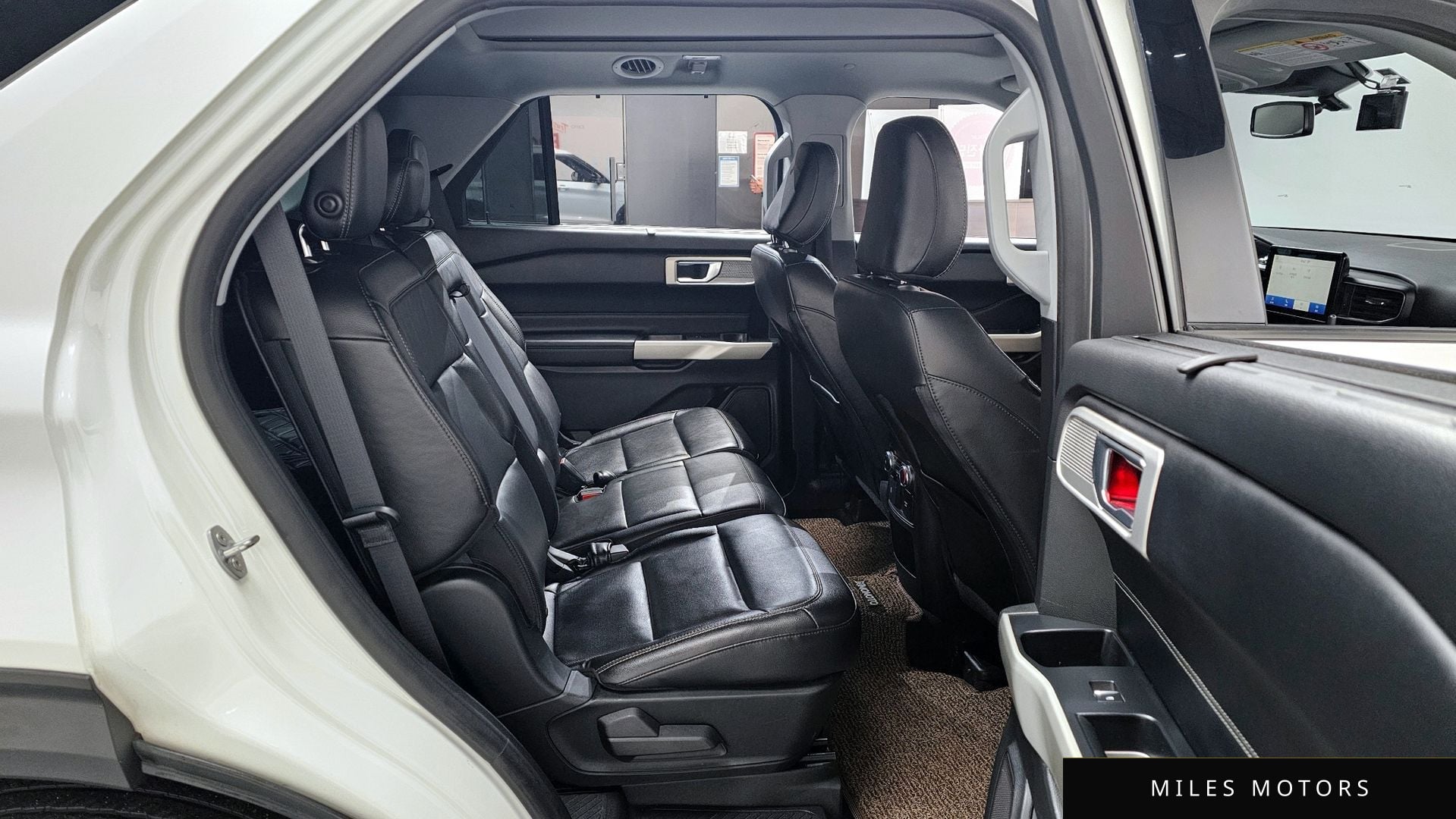 Ford Explorer 2021 — миниатюра 12