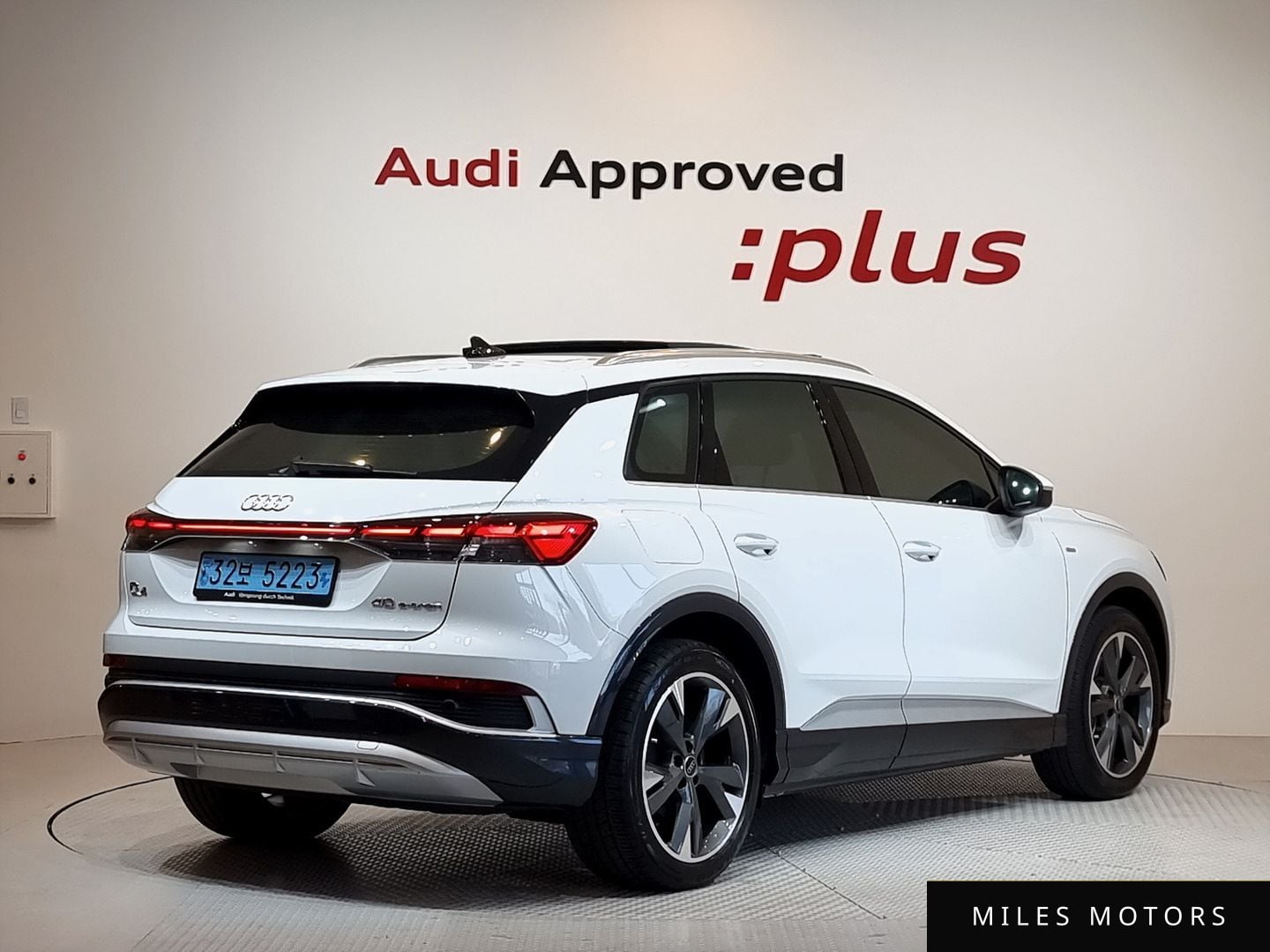 Audi Q4 e-tron 2023 — миниатюра 2