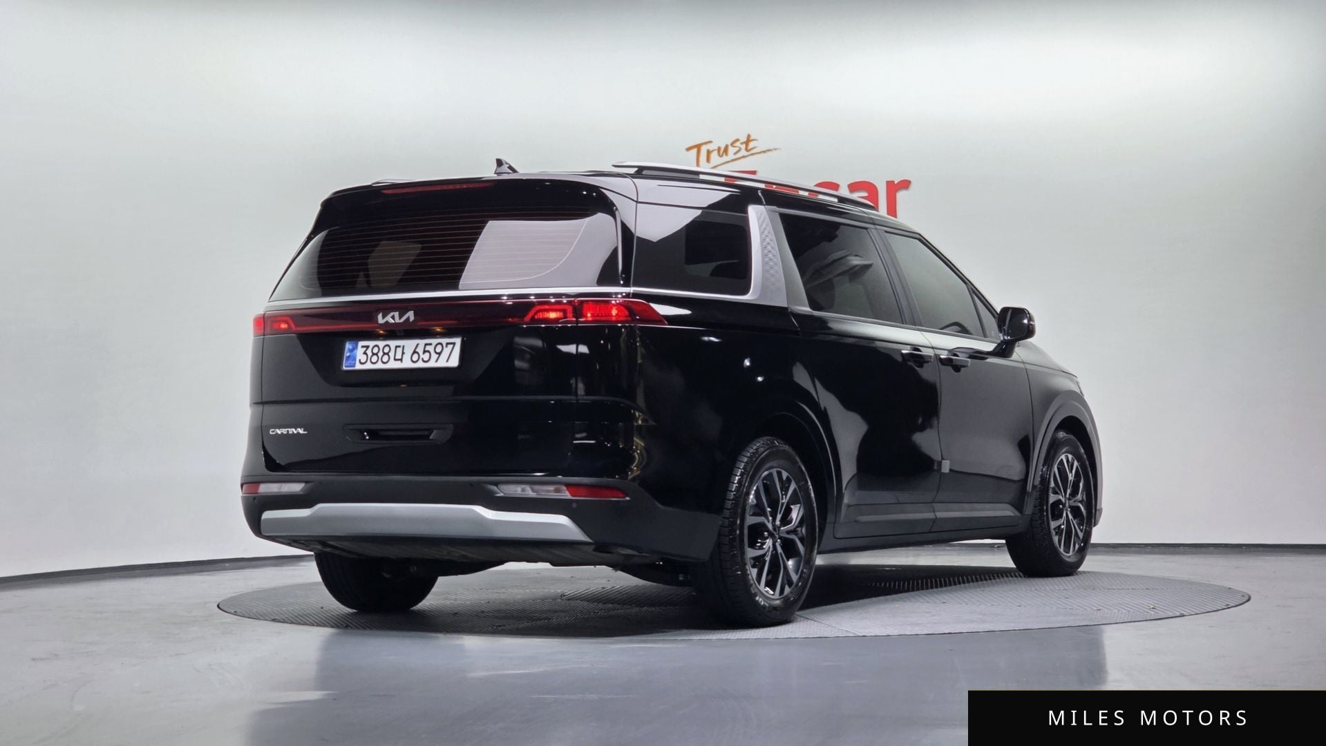 Kia Carnival 2023 — миниатюра 2