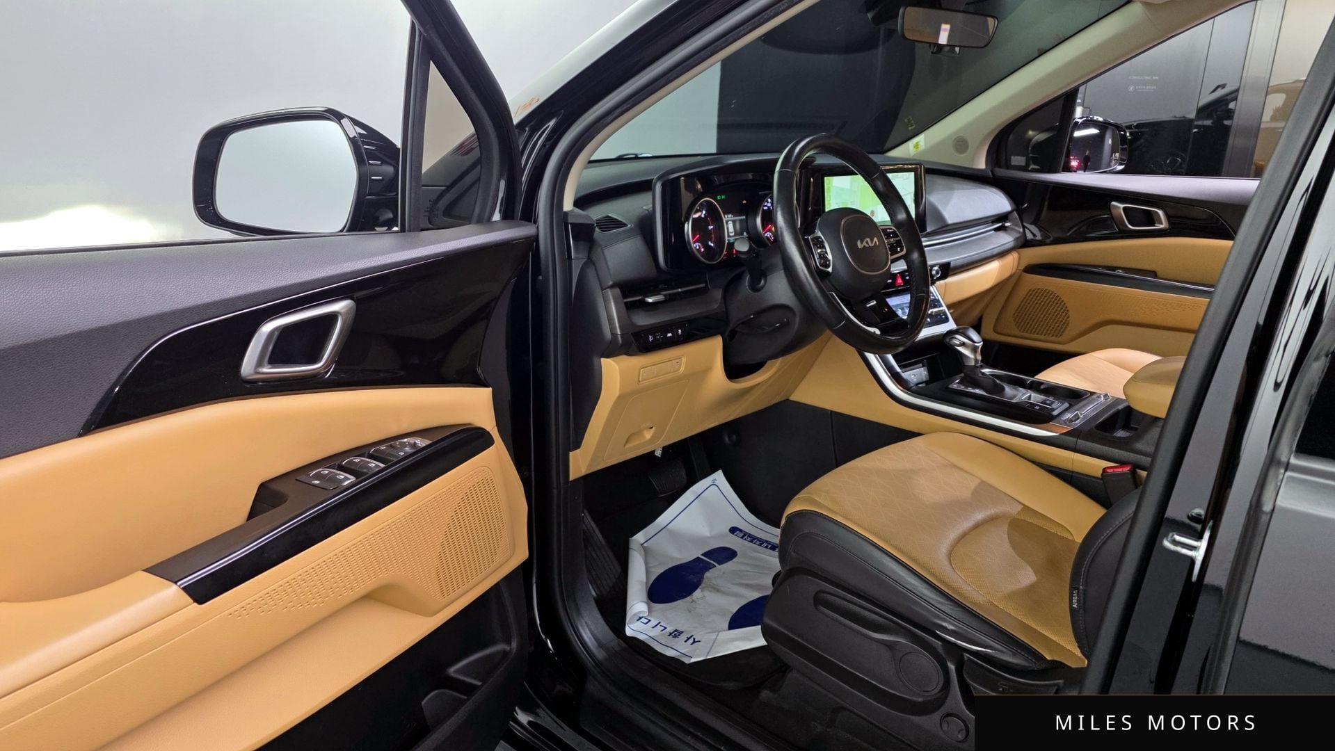 Kia Carnival 2023 — миниатюра 10