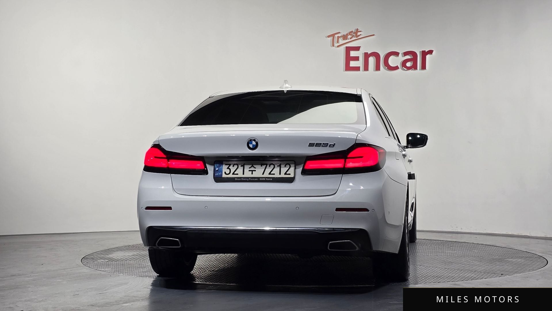 BMW 5 Series (G30) 2021 — миниатюра 4