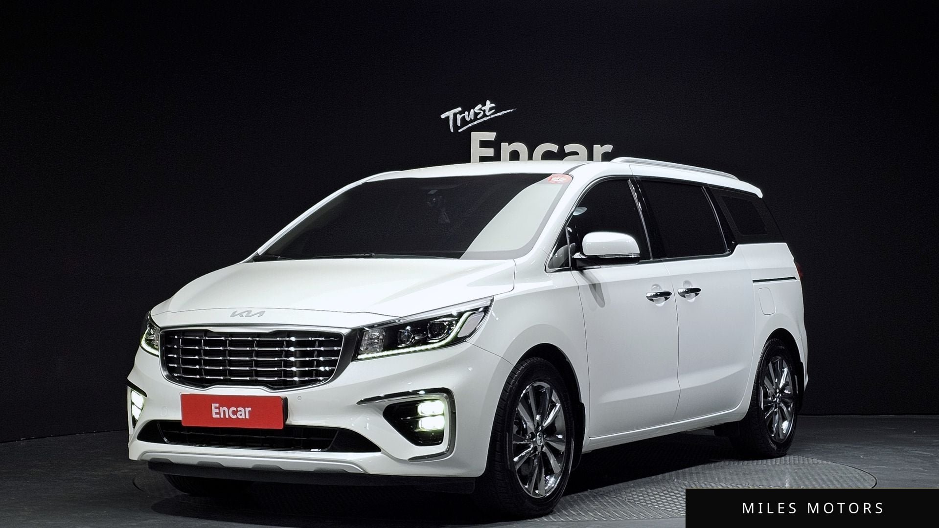 Kia Canival 2019 — фото 1 из 12
