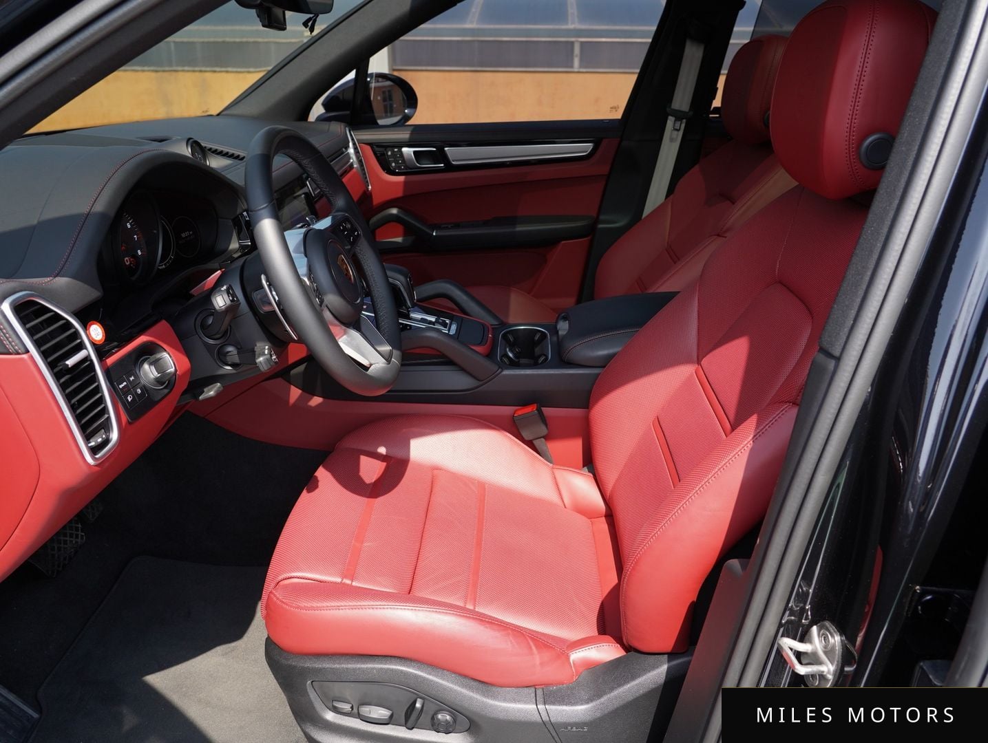 Porsche Cayenne 2022 — миниатюра 7