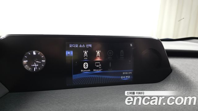 Лексус UX250h 2019 — миниатюра 14