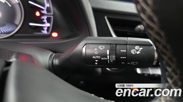Лексус UX250h 2019 — миниатюра 19