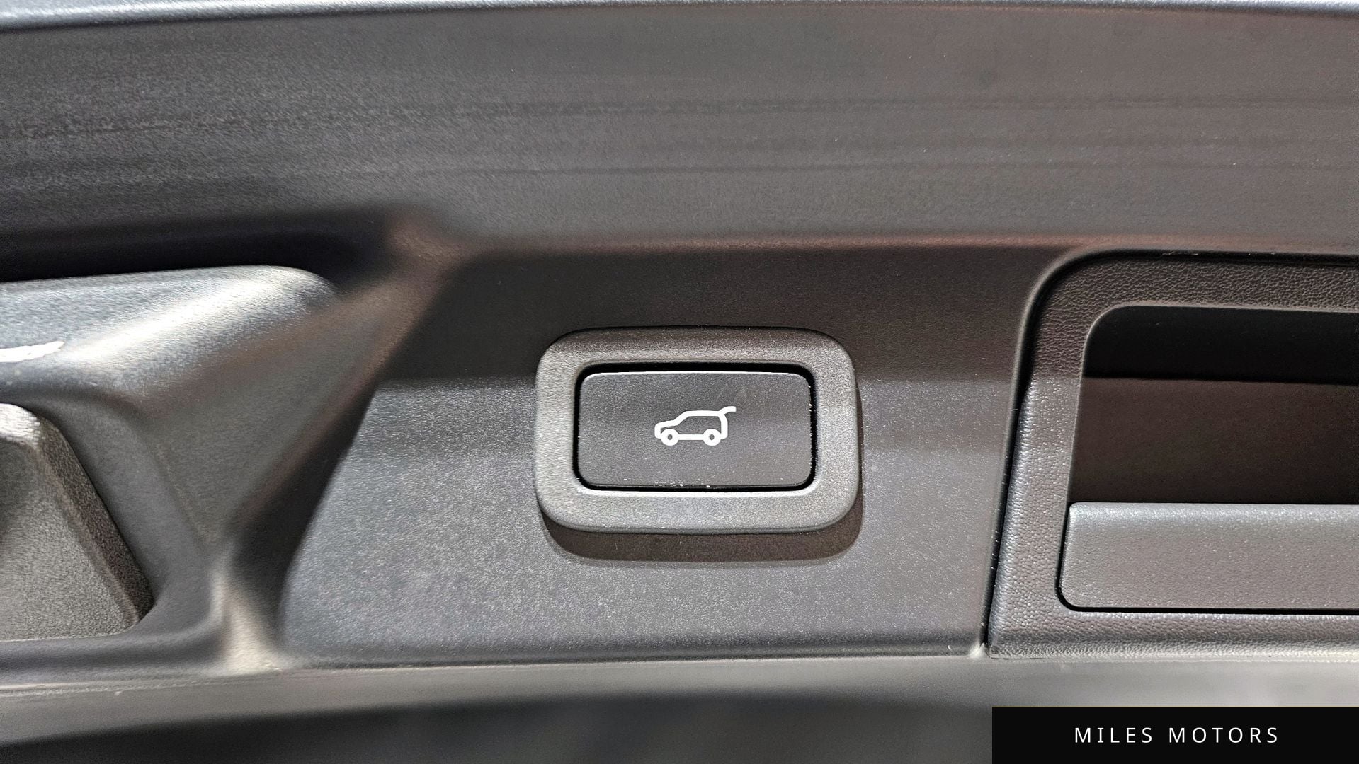 Land Rover Range Rover Velar 2018 — миниатюра 20