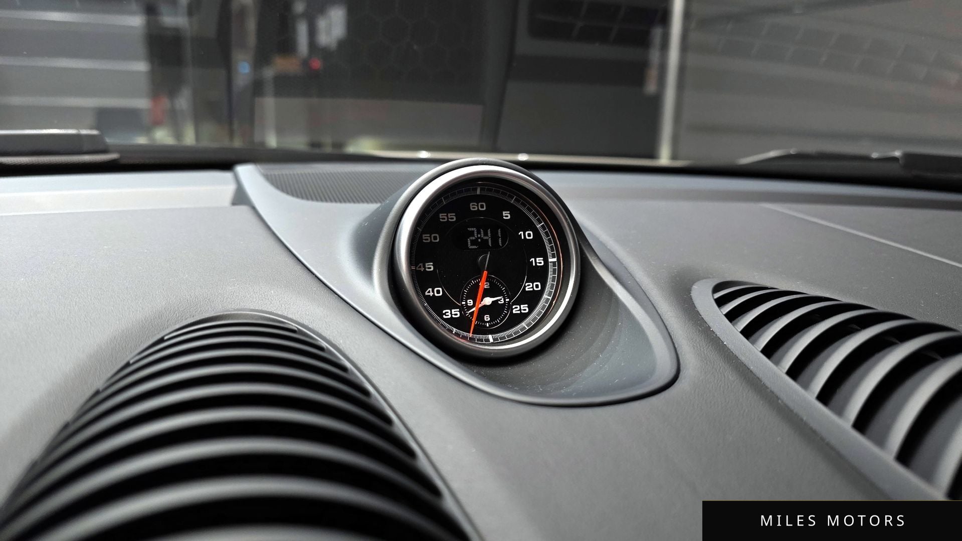 Porsche 718 박스터 2024 — миниатюра 17