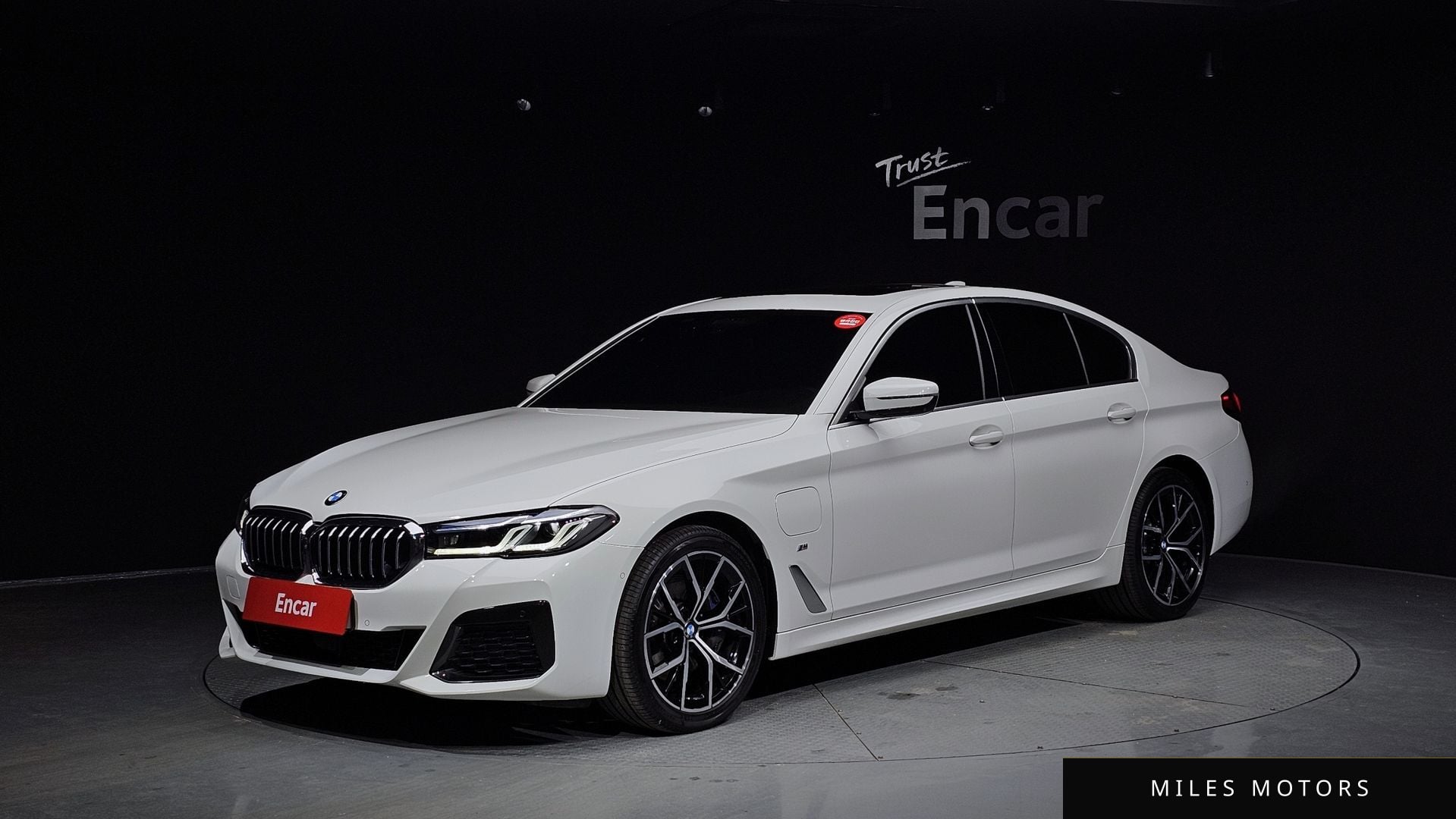BMW 5 Series (G30) 2021 — фото 1 из 12