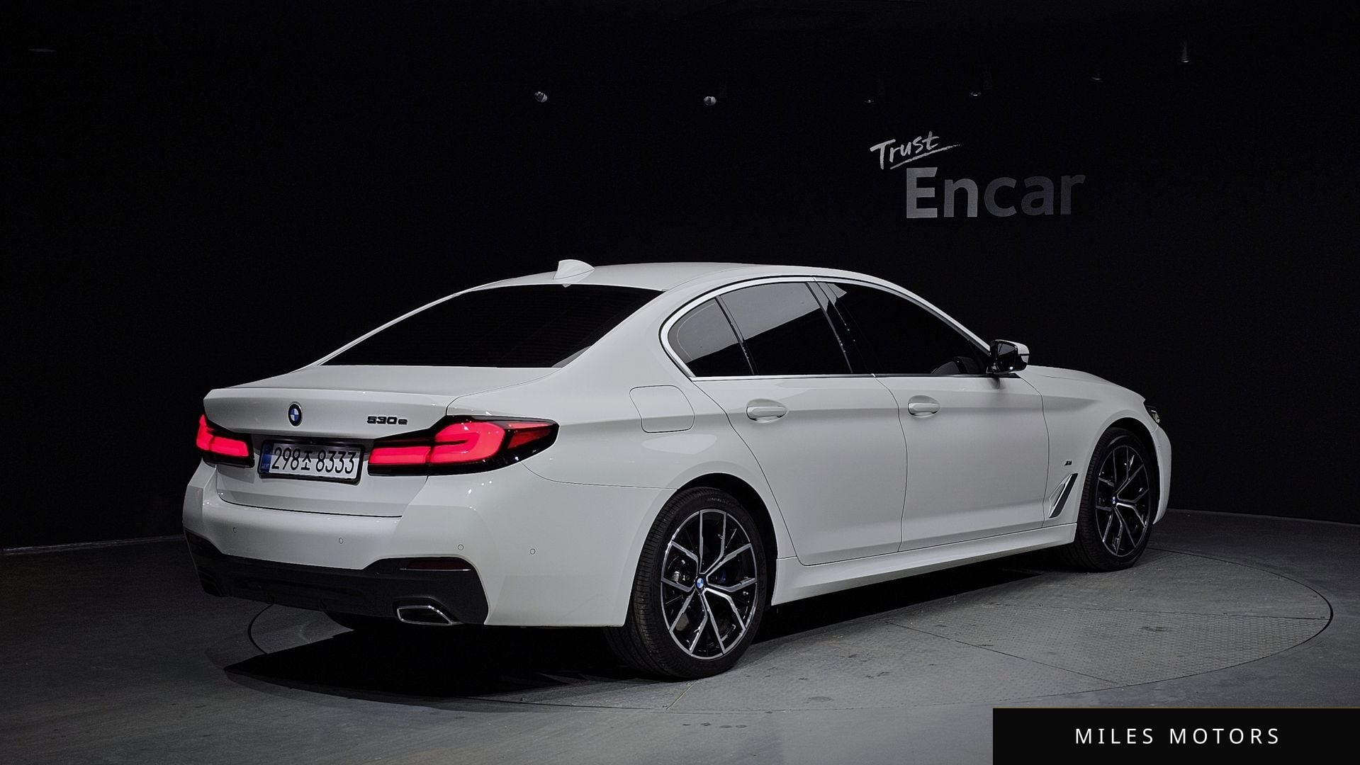 BMW 5 Series (G30) 2021 — миниатюра 2